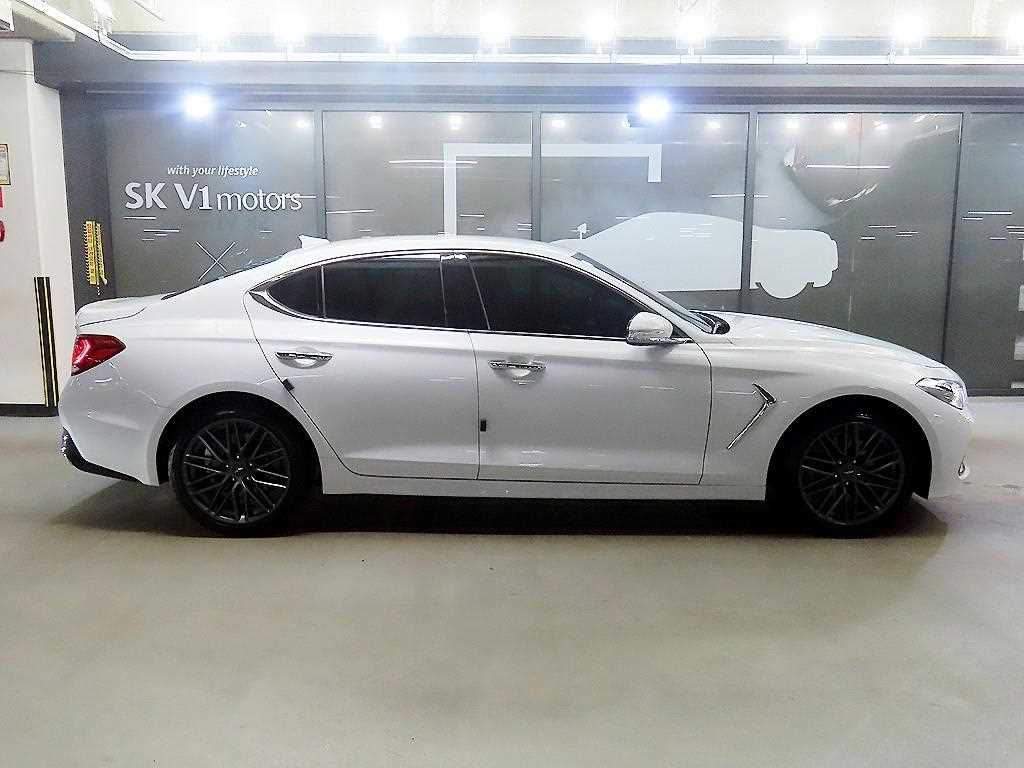 Genesis G70 - Vista 3