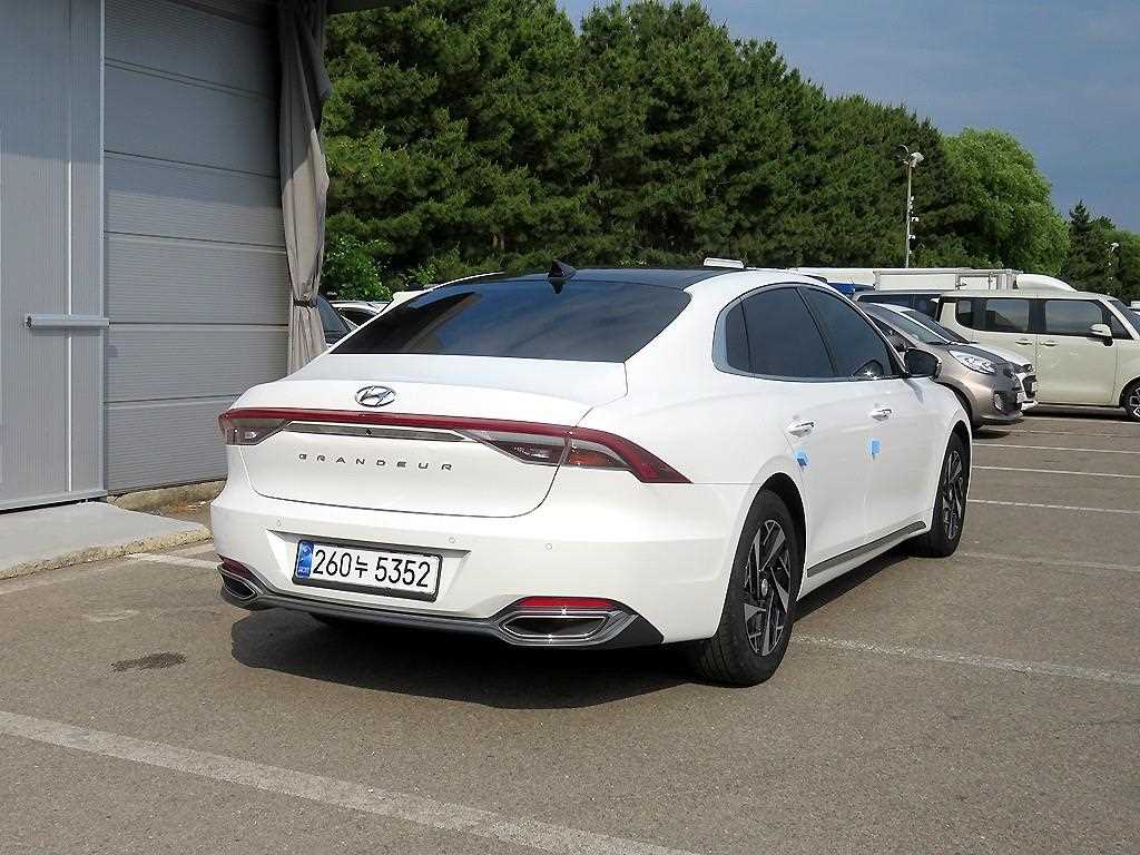 HYUNDAI Grandeur - Vista 4
