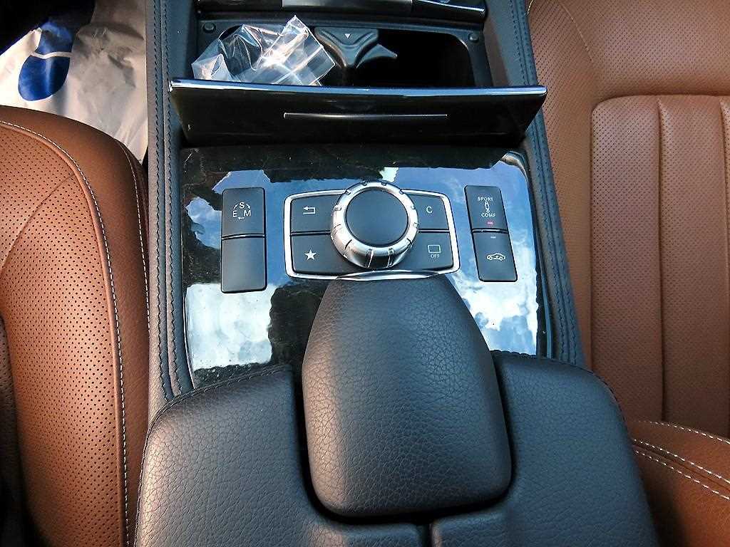 Mercedes Benz CLS Class - Vista 12
