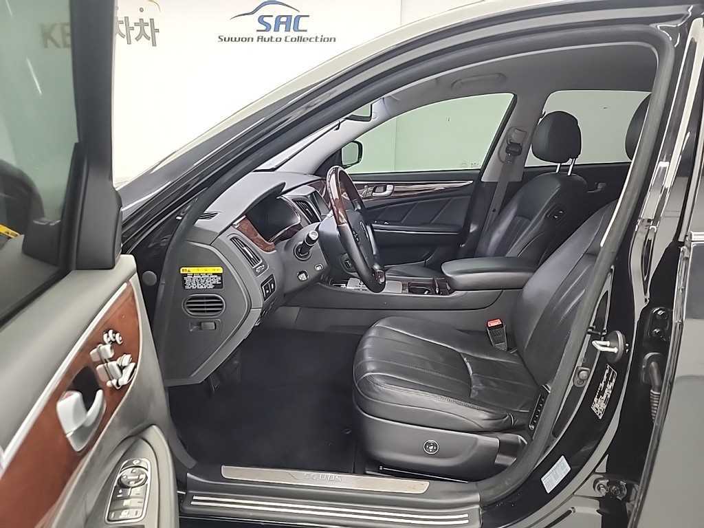 HYUNDAI Equus - Vista 11