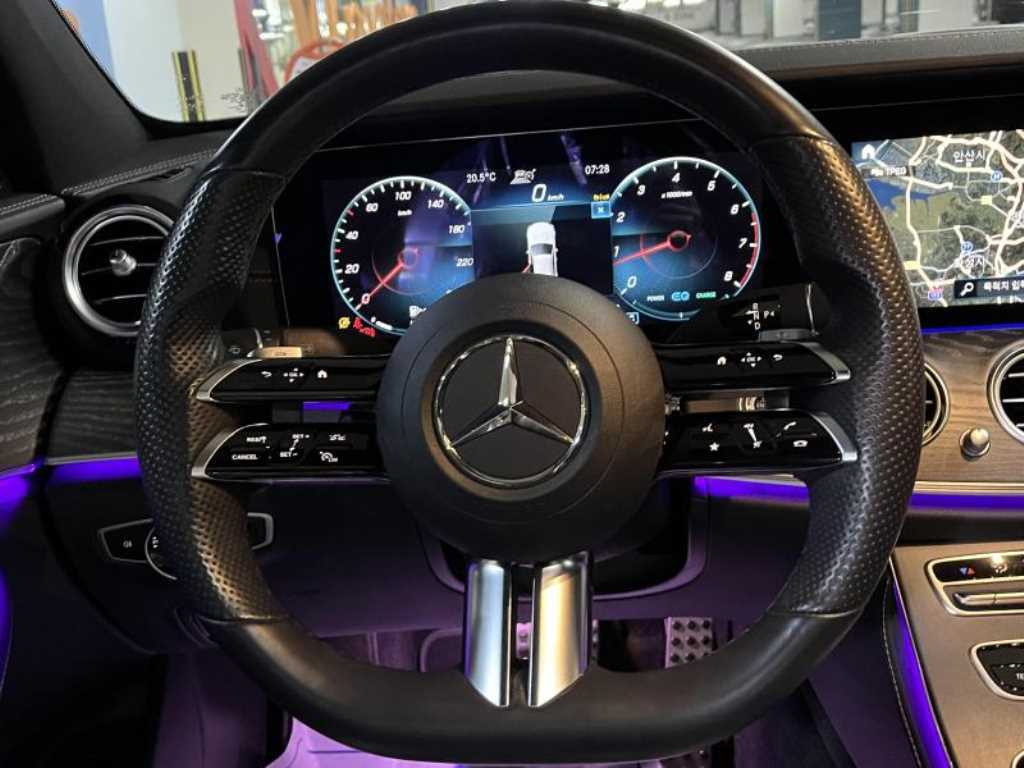 Mercedes Benz E class - Vista 11