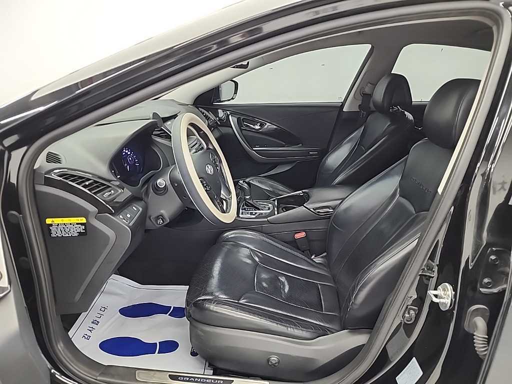 HYUNDAI Grandeur - Vista 11