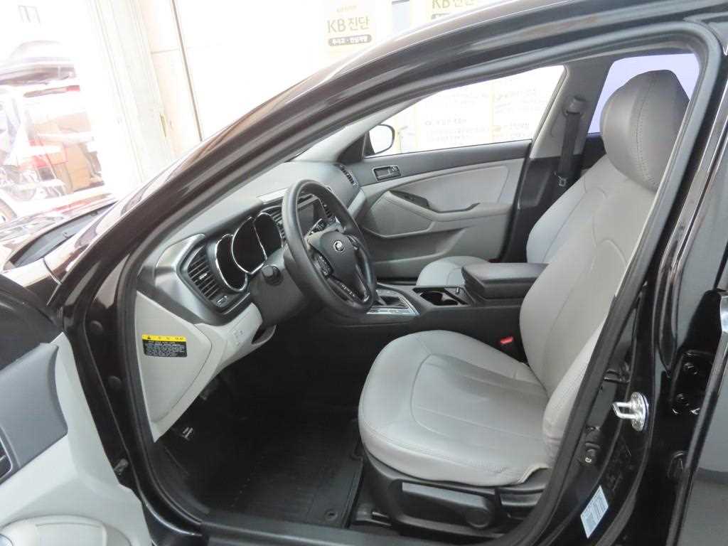 KIA K5 - Vista 5