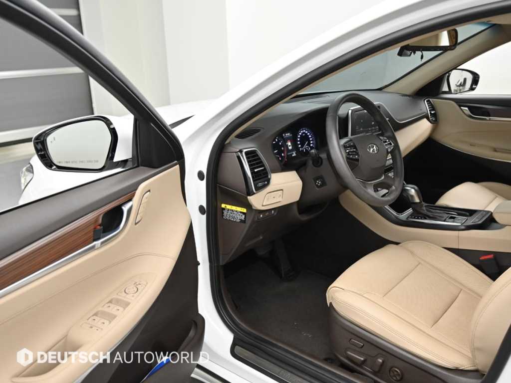 HYUNDAI Grandeur - Vista 11