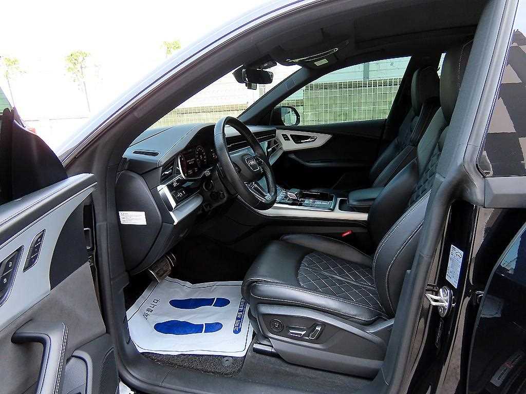 Audi Q8 - Vista 5