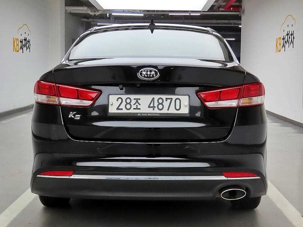 KIA K5 - Vista 3