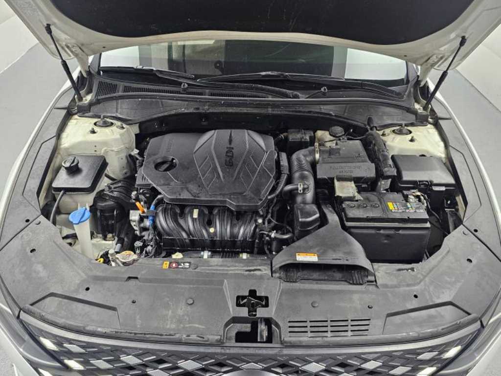 HYUNDAI Grandeur - Vista 7