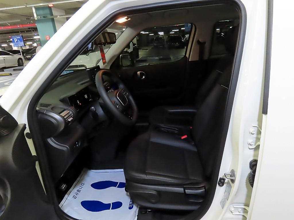 HYUNDAI Casper - Vista 6