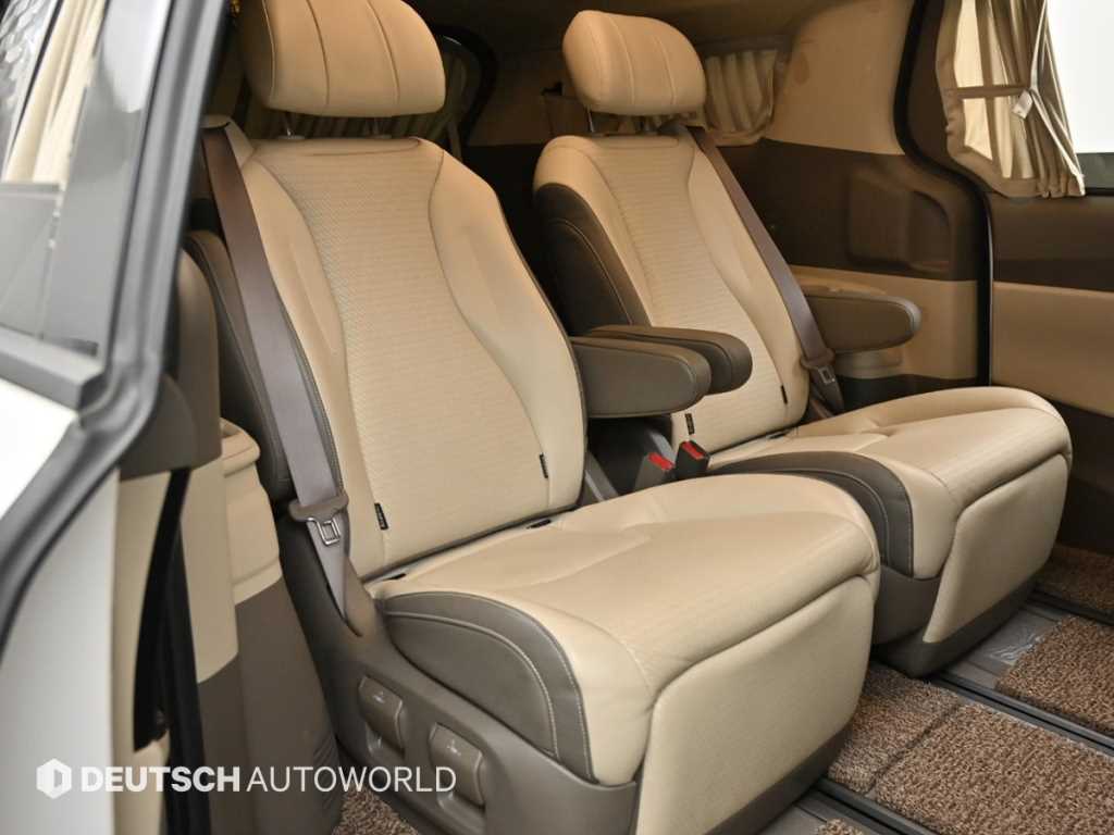 KIA Carnival - Vista 12