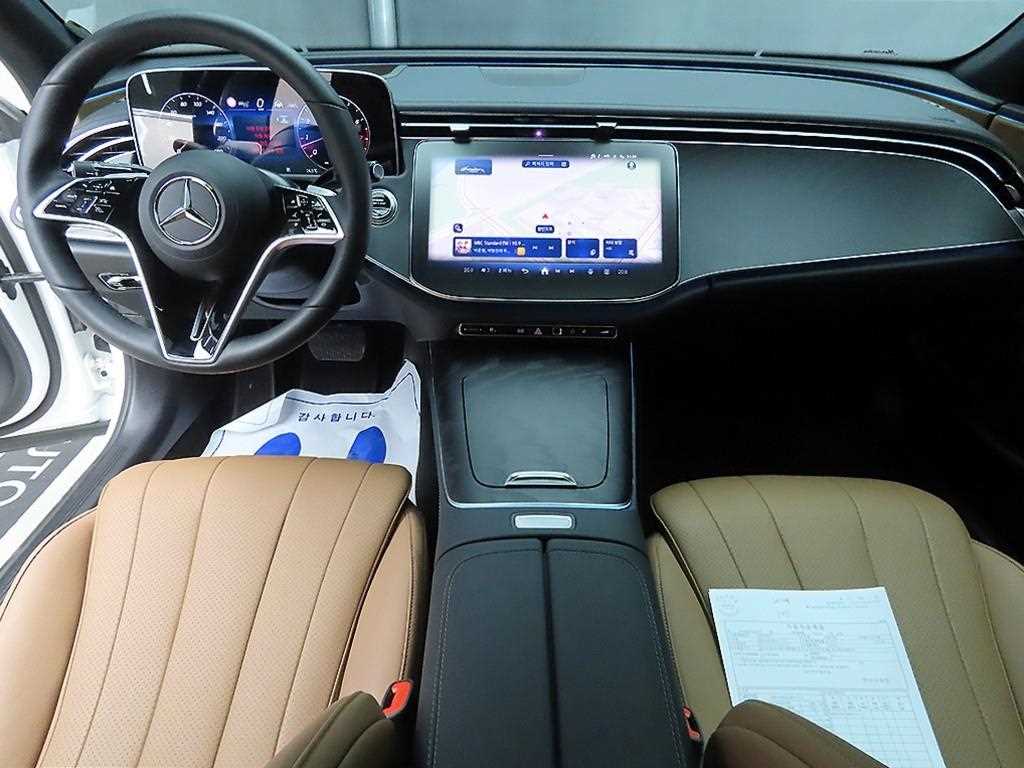 Mercedes Benz E class - Vista 7