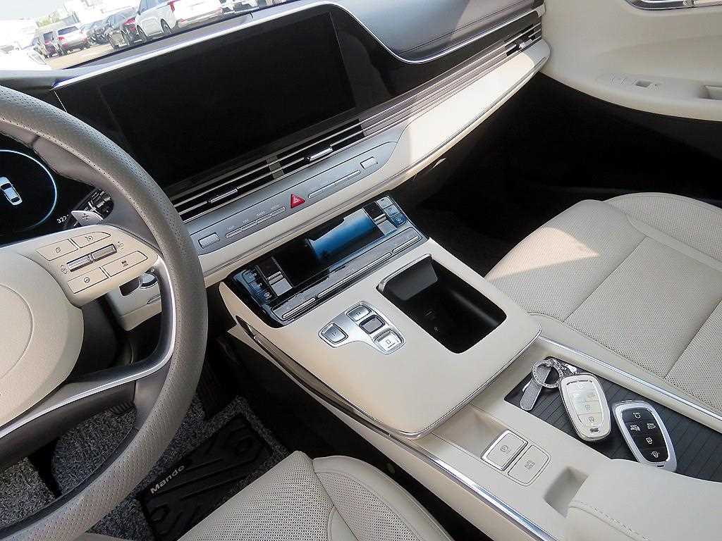 HYUNDAI Grandeur - Vista 11