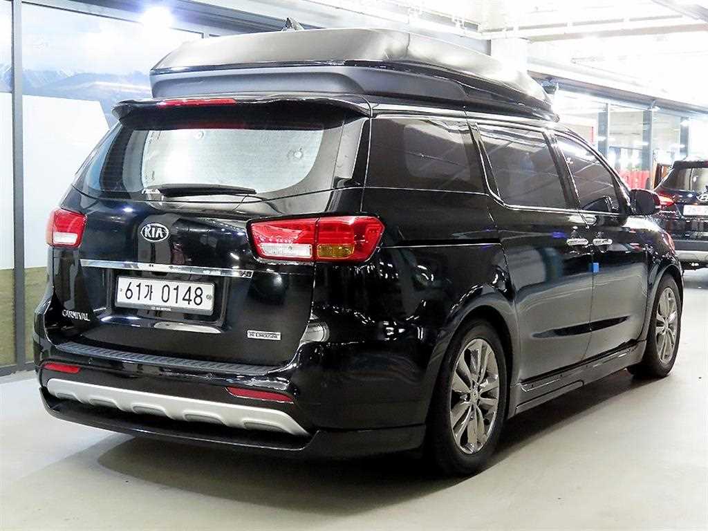 KIA Carnival - Vista 4