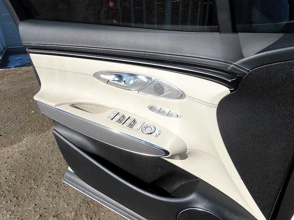 Genesis GV70 - Vista 12