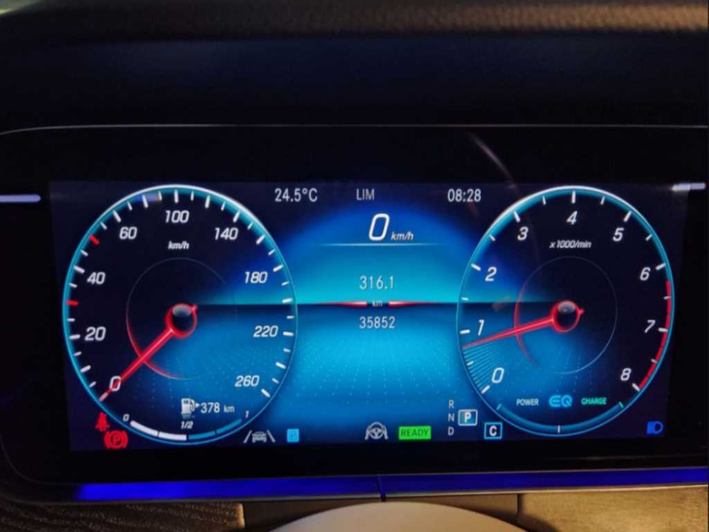 Mercedes Benz E class - Vista 8