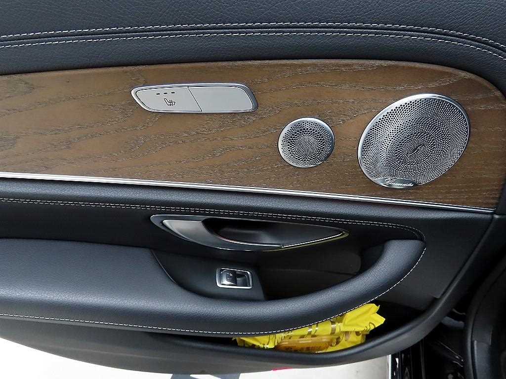 Mercedes Benz E class - Vista 12
