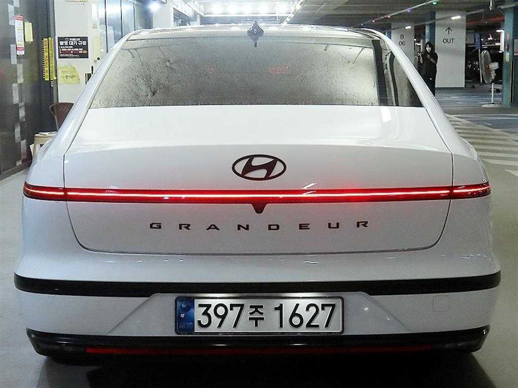 HYUNDAI Grandeur - Vista 5