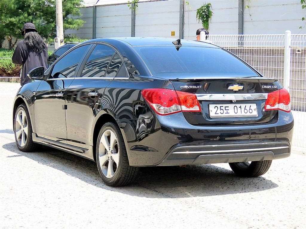 Chevrolet Cruise - Vista 3