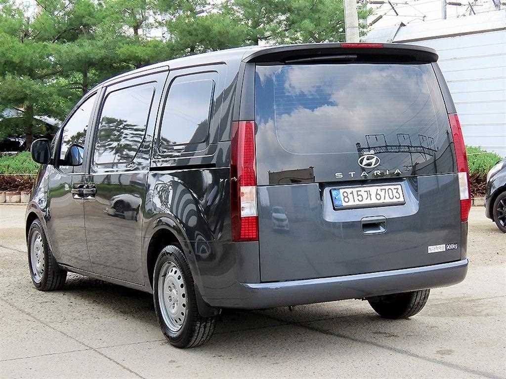 HYUNDAI Staria - Vista 3