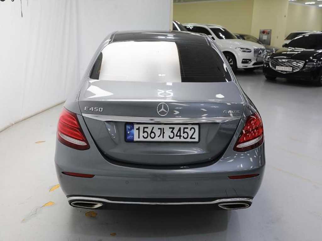 Mercedes Benz E class - Vista 5