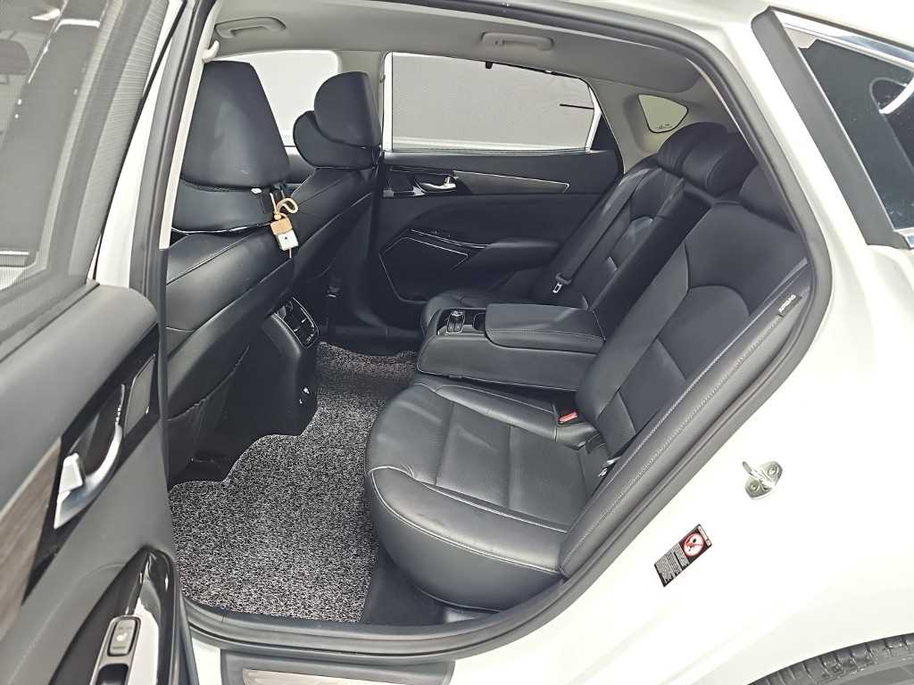 KIA K7 - Vista 12