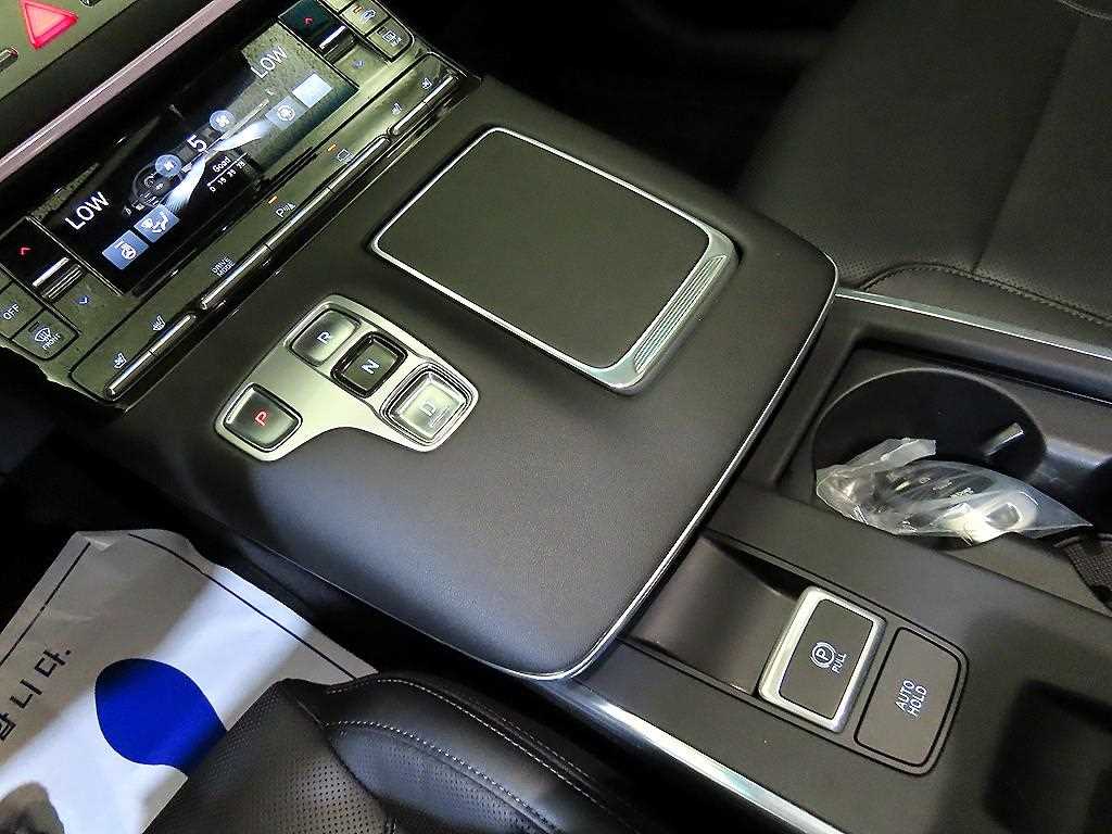 HYUNDAI Grandeur - Vista 12