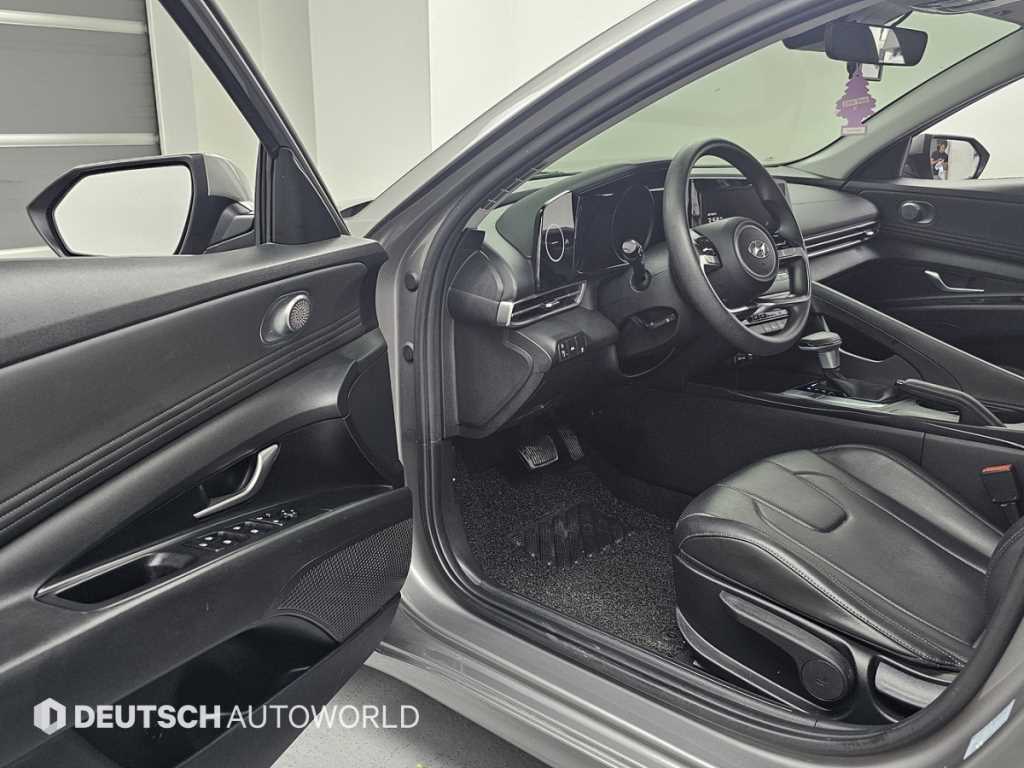 HYUNDAI Avante - Vista 11
