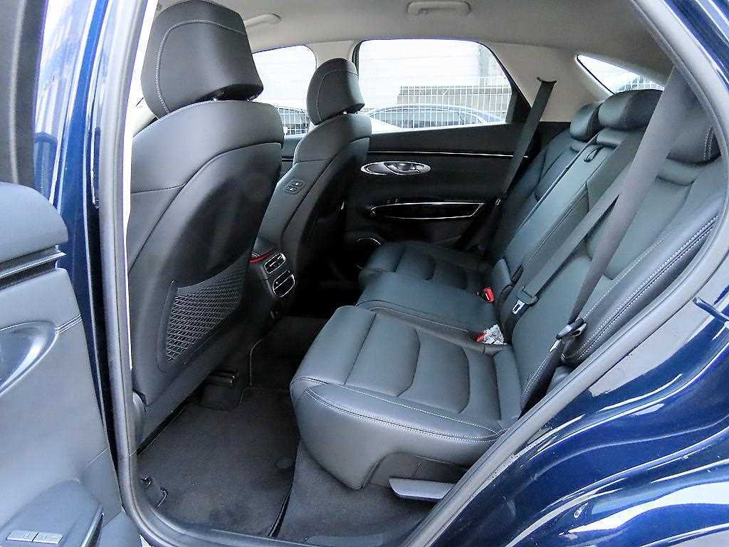 Genesis GV70 - Vista 6