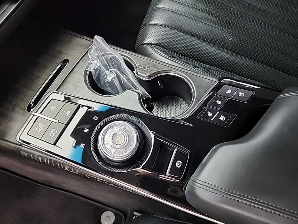 KIA K8 - Vista 8