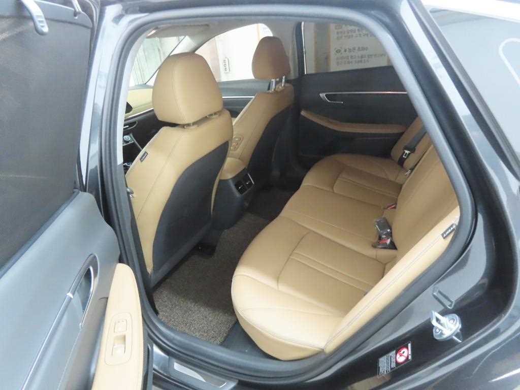 HYUNDAI Sonata - Vista 6