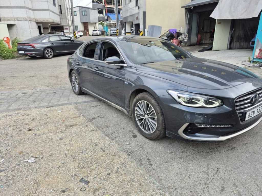 HYUNDAI Grandeur - Vista 2
