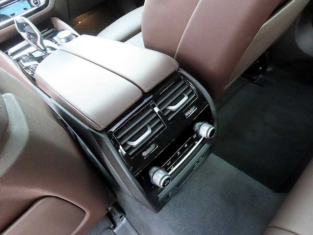 BMW 5 Series 2022 Negro - Importación desde Corea - HF Imports Iquique - Foto 16