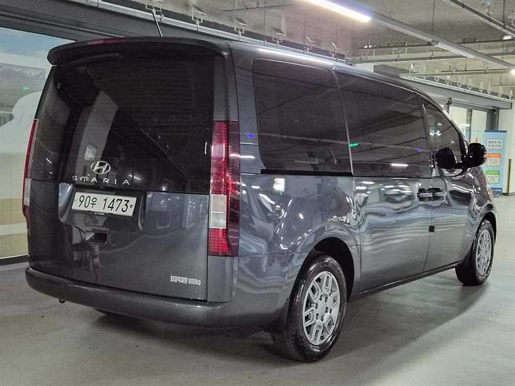 HYUNDAI Staria - Vista 4