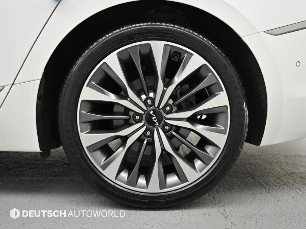 KIA K8 - Vista 5