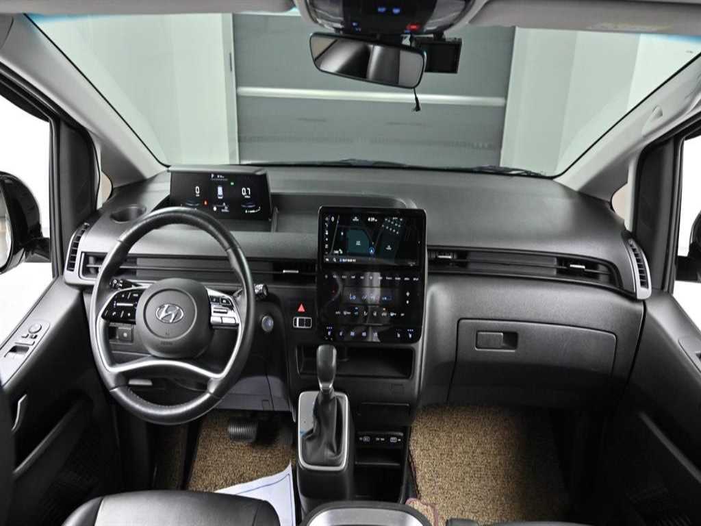 HYUNDAI Staria - Vista 7