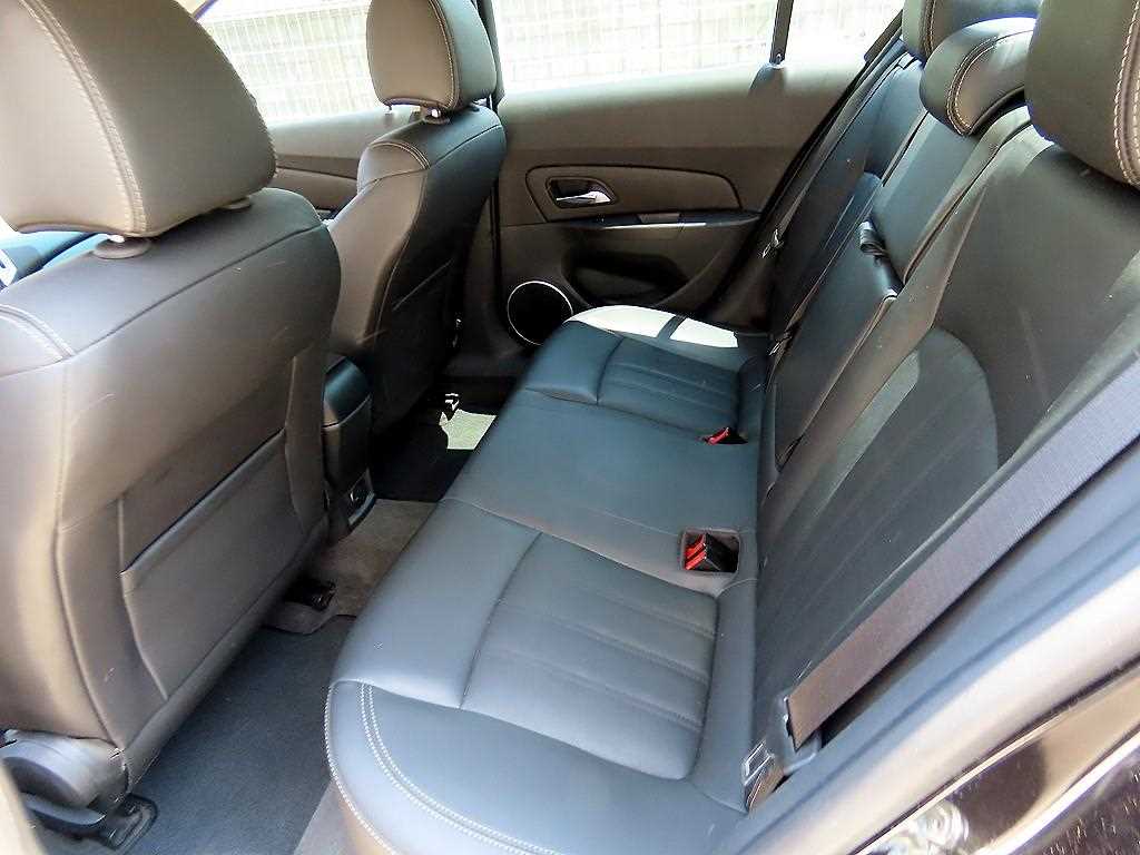 Chevrolet Cruise - Vista 6