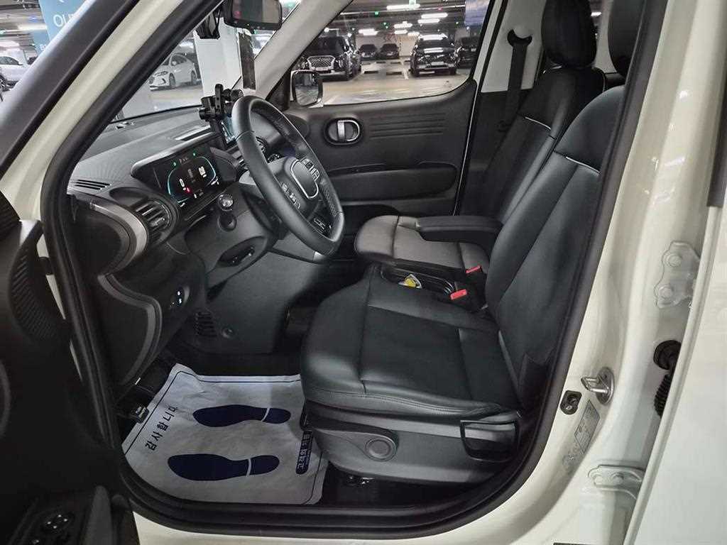 HYUNDAI Casper - Vista 6