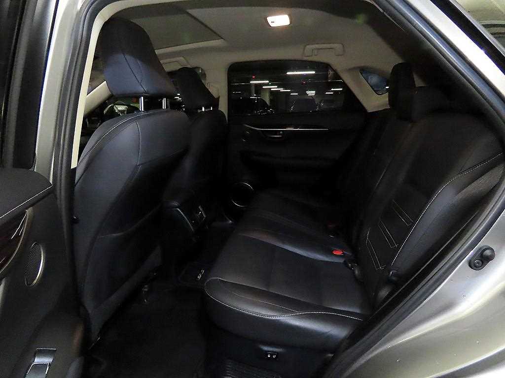 Lexus NX - Vista 7
