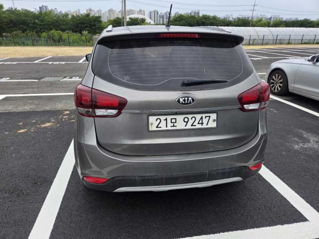 KIA Carens - Vista 4