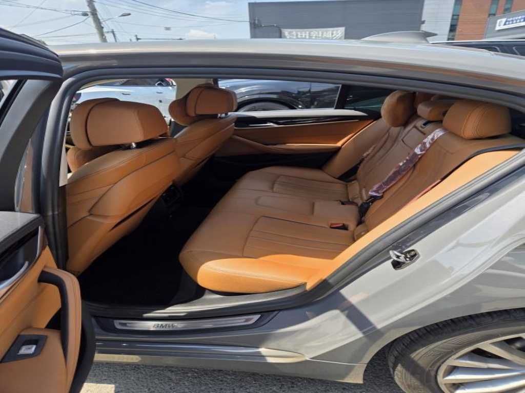 BMW 5 Series - Vista 5