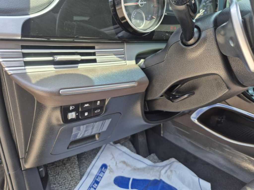 HYUNDAI Grandeur - Vista 12