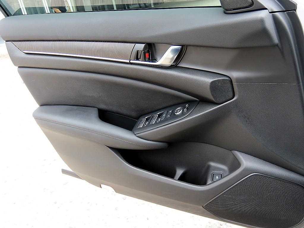 Honda Accord - Vista 11