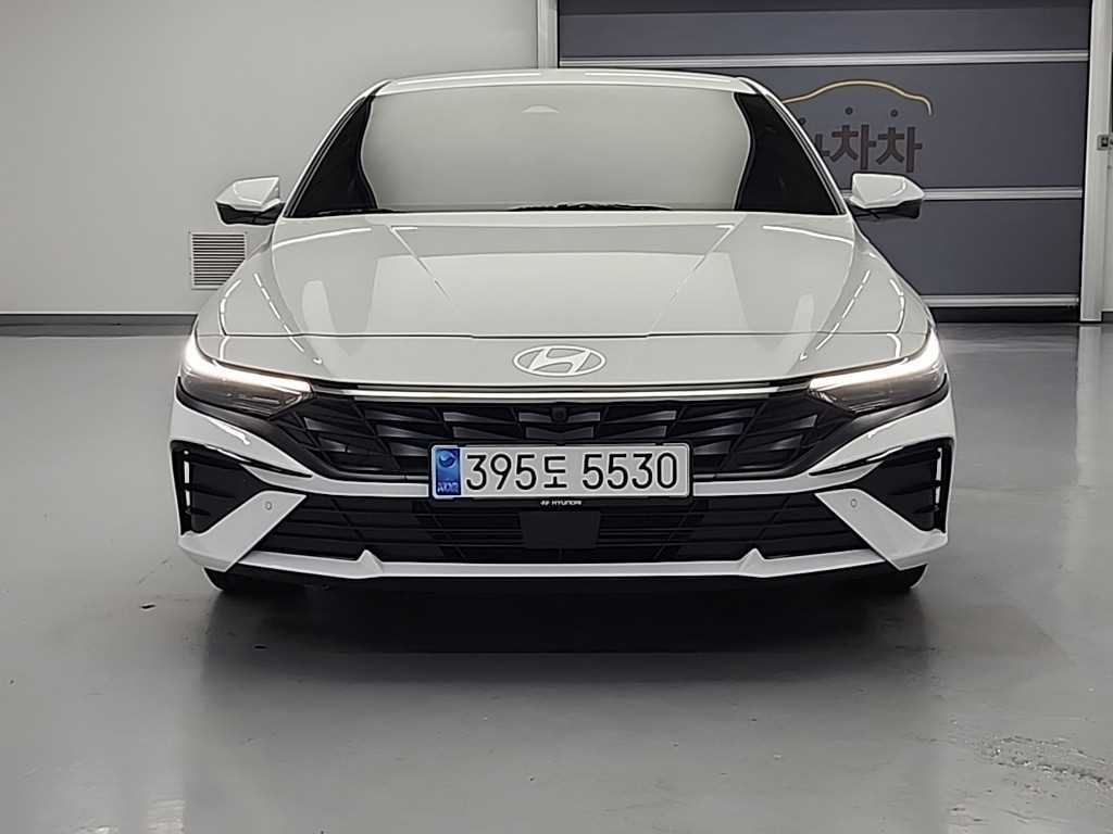 HYUNDAI Avante - Vista 2