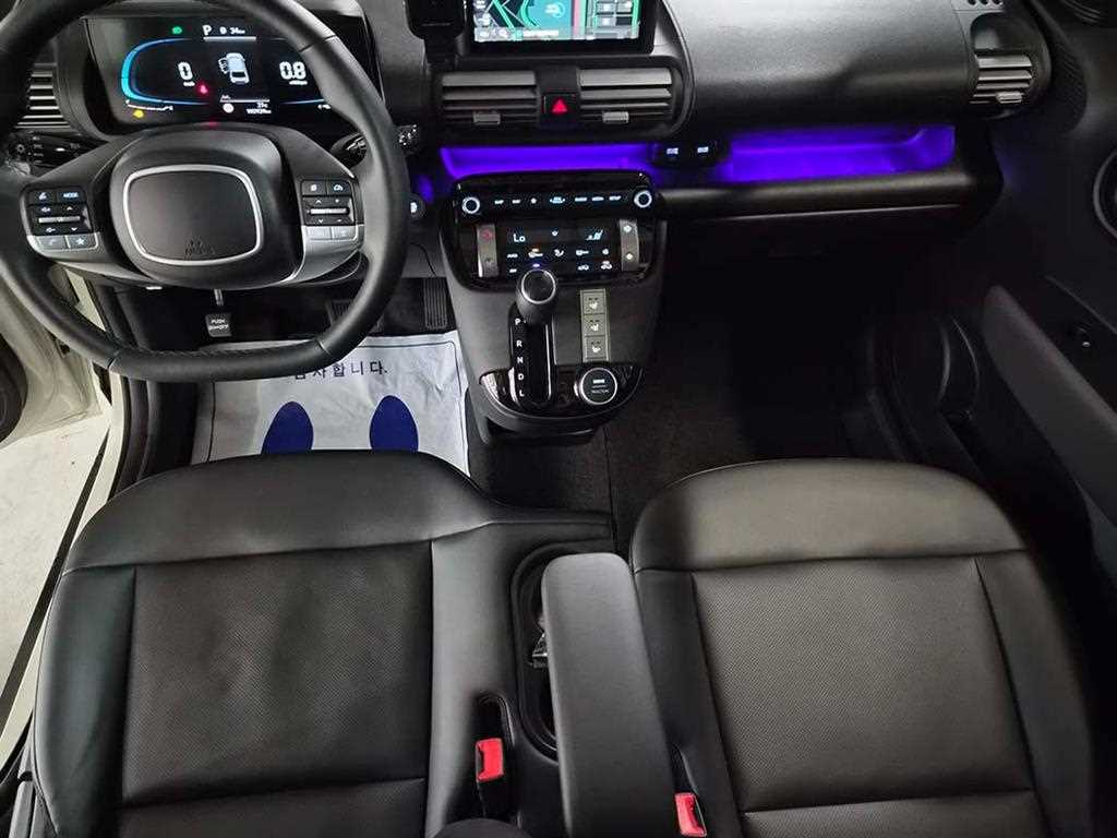 HYUNDAI Casper - Vista 10