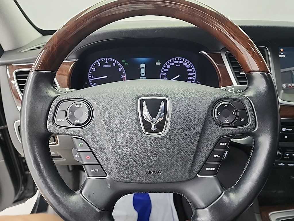 HYUNDAI Equus - Vista 9