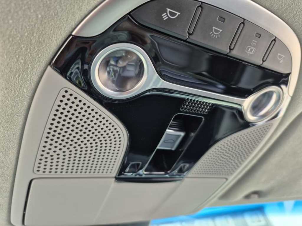 HYUNDAI Grandeur - Vista 12