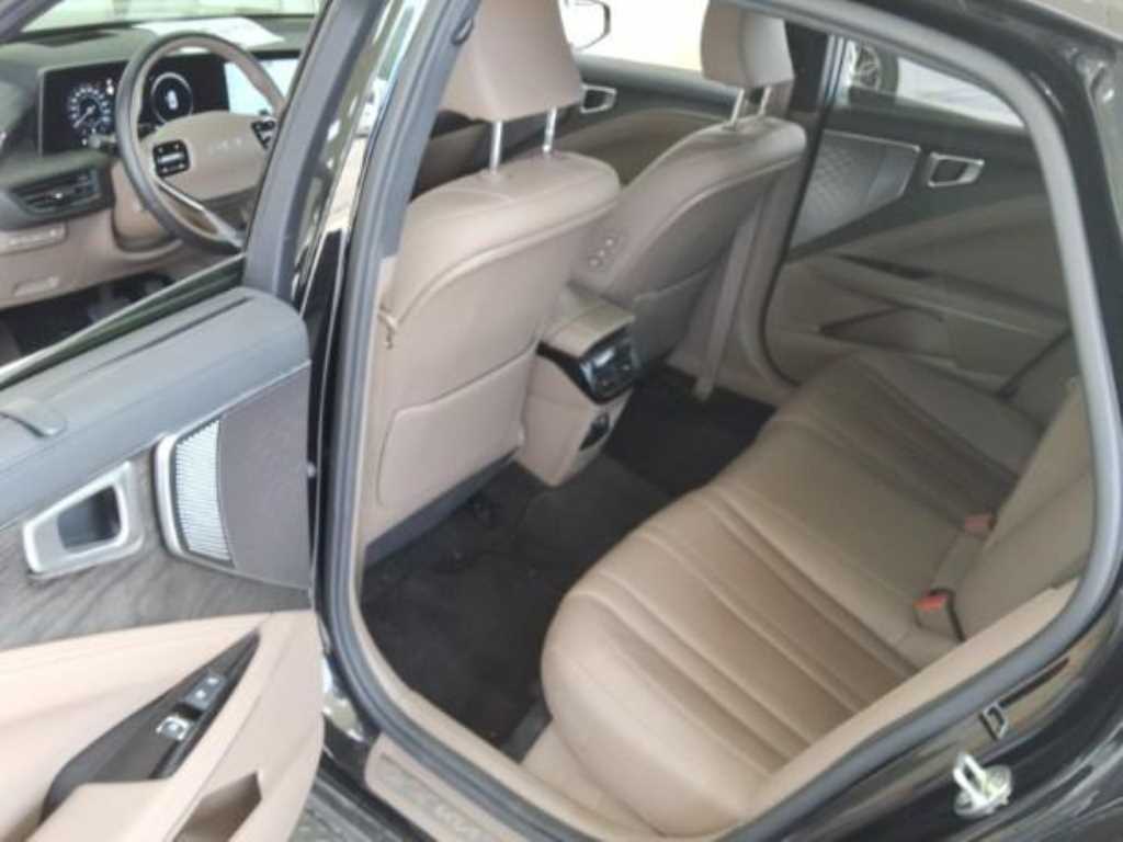 KIA K8 - Vista 12