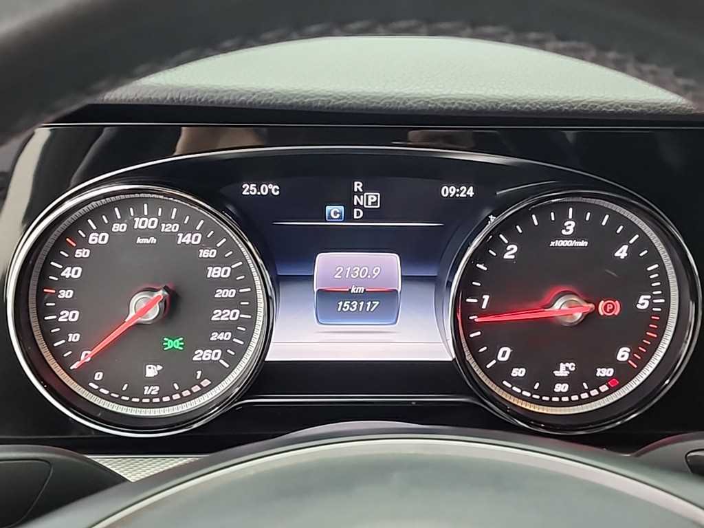 Mercedes Benz E class - Vista 7