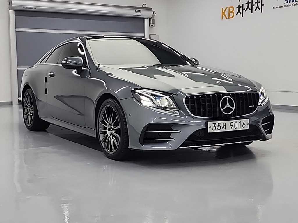Mercedes Benz E class - Vista 4