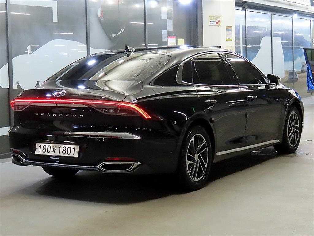 HYUNDAI Grandeur - Vista 4