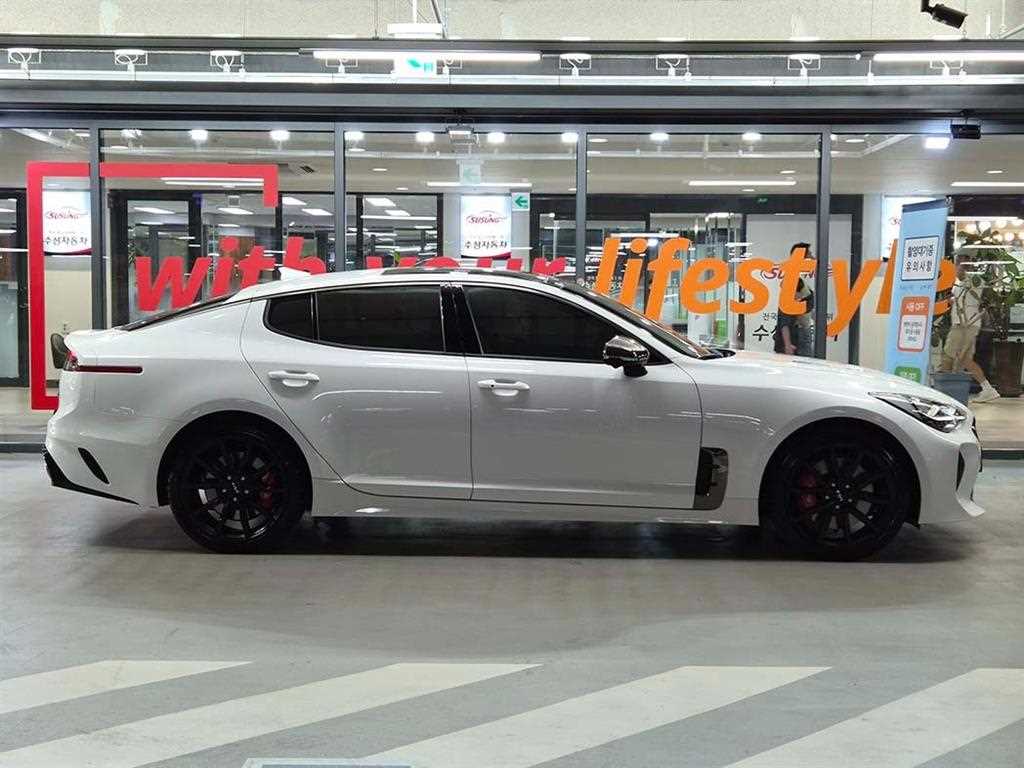 KIA Stinger - Vista 3